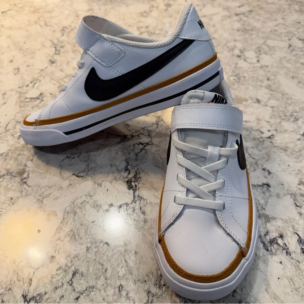 Nike little kid size 1.5 Court Legacy shoes - Picture 2 of 6